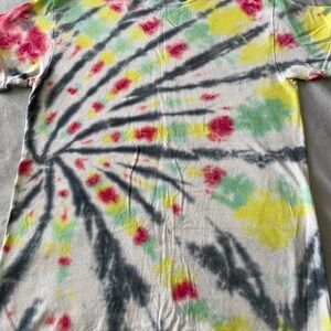 Gildan Kids Tie-Dye Tee in White, Yellow, Mint & Red